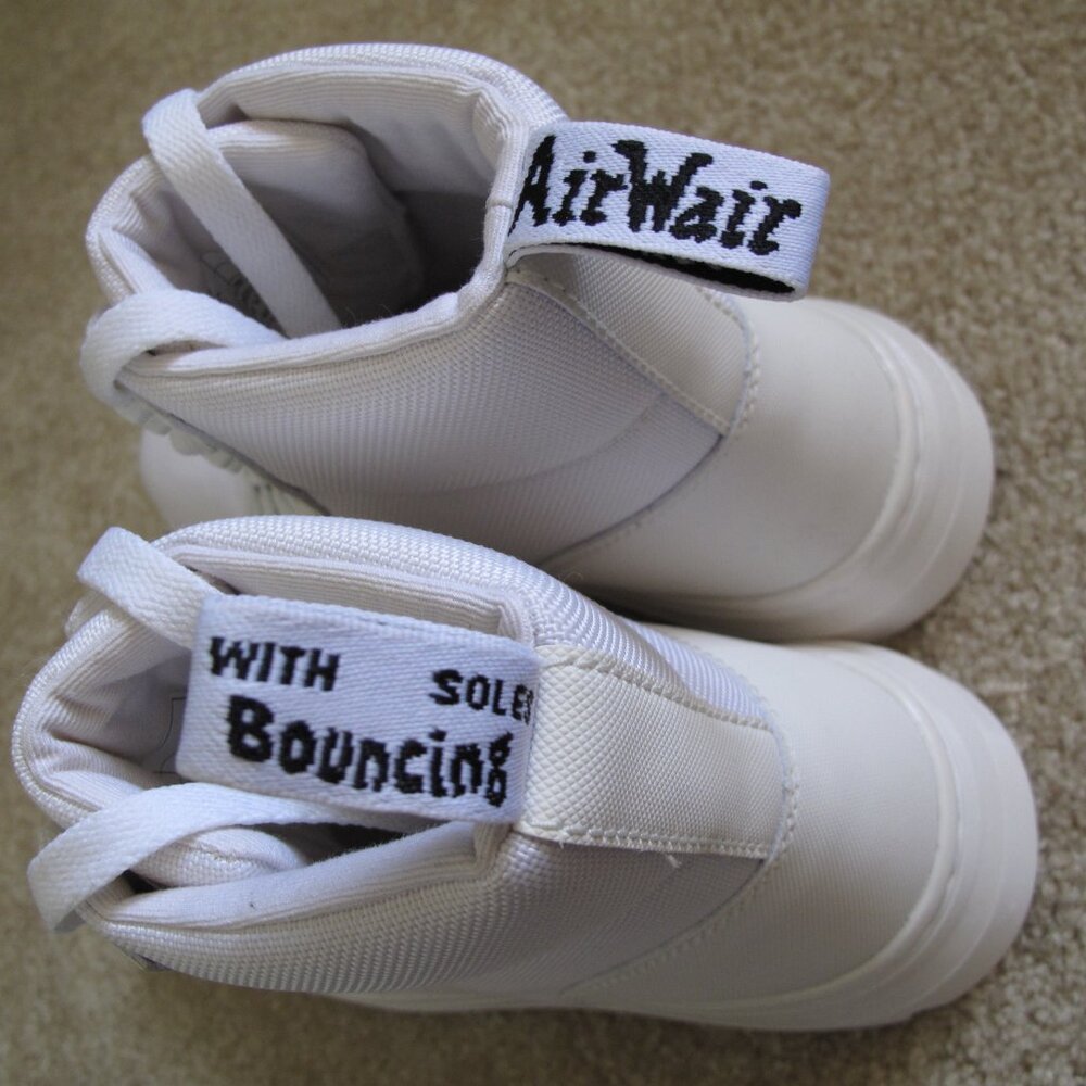 DR. MARTENS Combs White Boots NWT - Picture 8 of 11